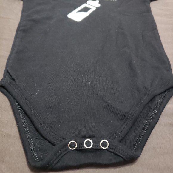 Rebel Apparel Novelty Diaper Shirt I Drink Till I Pass Out Size 12-18 Months - Picture 6 of 6